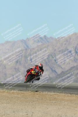 media/Dec-01-2025-Moto Forza (Mon) [[2daa91e15f]]/2-Intermediate Group/Session 4 Turn 9/